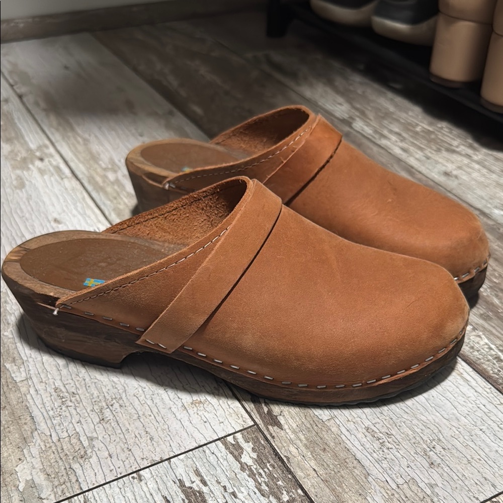 Lottas from Stockholm Tan Leather Clogs